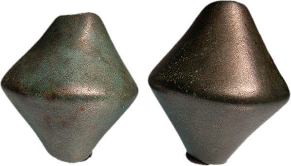 Zwei massive Schmuckperlen aus der Bronzezeit